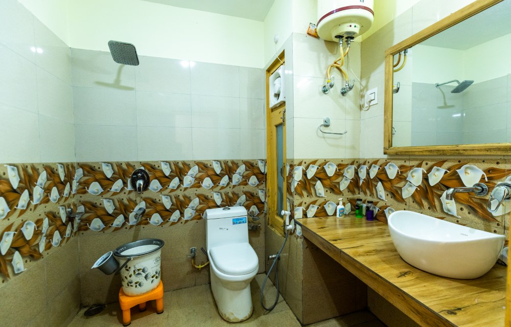 The Evara Stays Jibhi Rooms Pictures