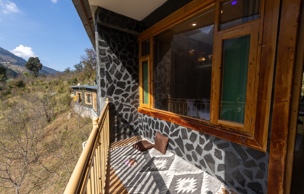 The Evara Stays Jibhi Rooms Pictures