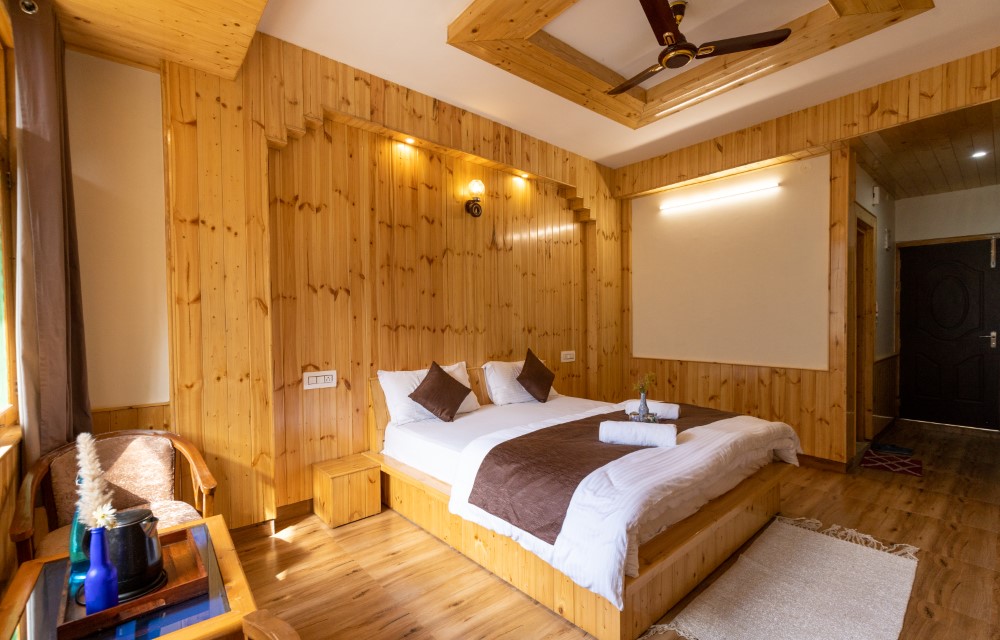 The Evara Stays Jibhi Rooms Pictures